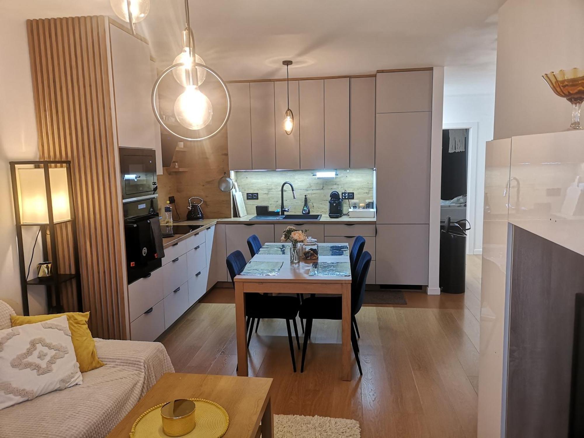 Pod Modrzewiem Apartment *